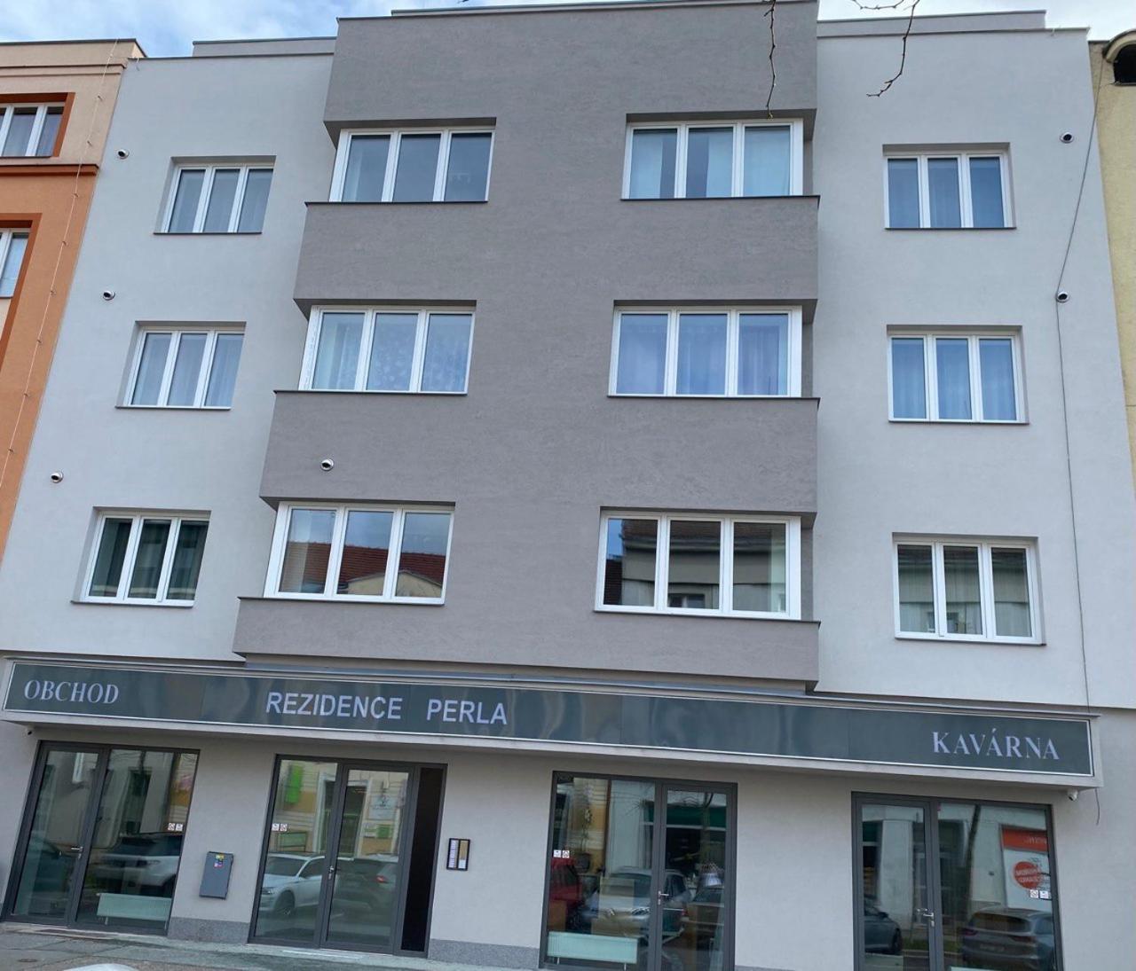 Perla Hradce 202 Appartement Hradec Králové Buitenkant foto