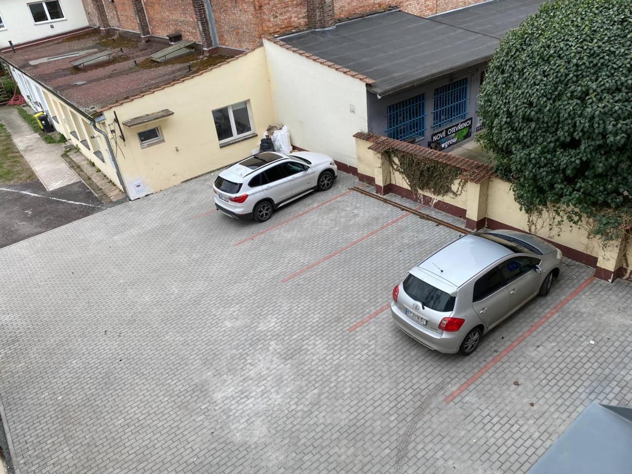 Perla Hradce 202 Appartement Hradec Králové Buitenkant foto