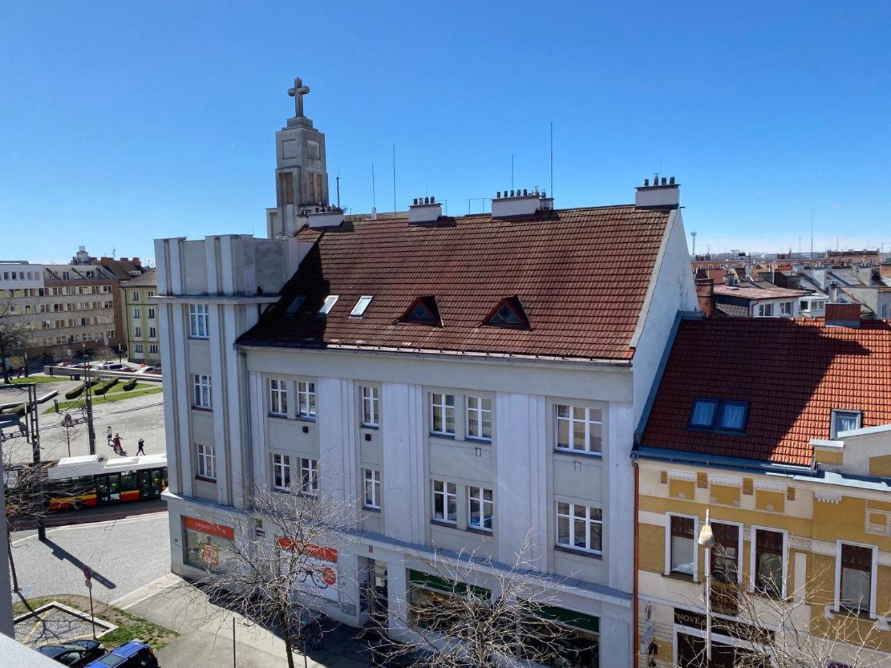 Perla Hradce 202 Appartement Hradec Králové Buitenkant foto