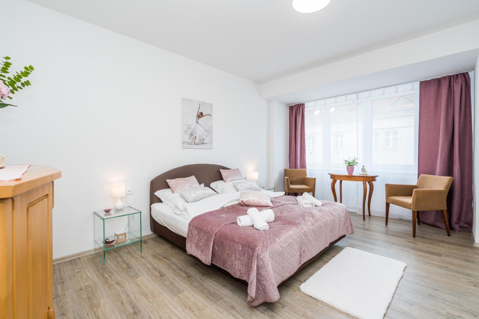 Perla Hradce 202 Appartement Hradec Králové Buitenkant foto
