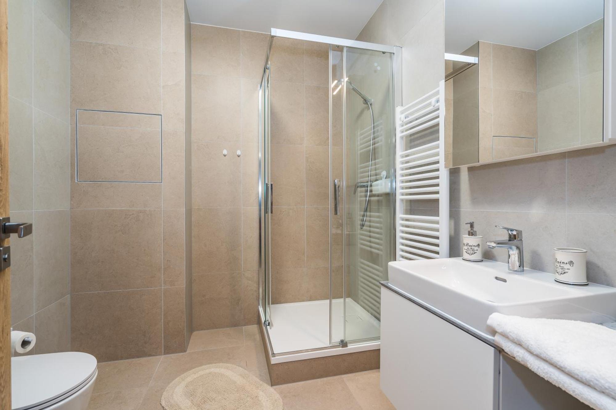 Perla Hradce 202 Appartement Hradec Králové Buitenkant foto