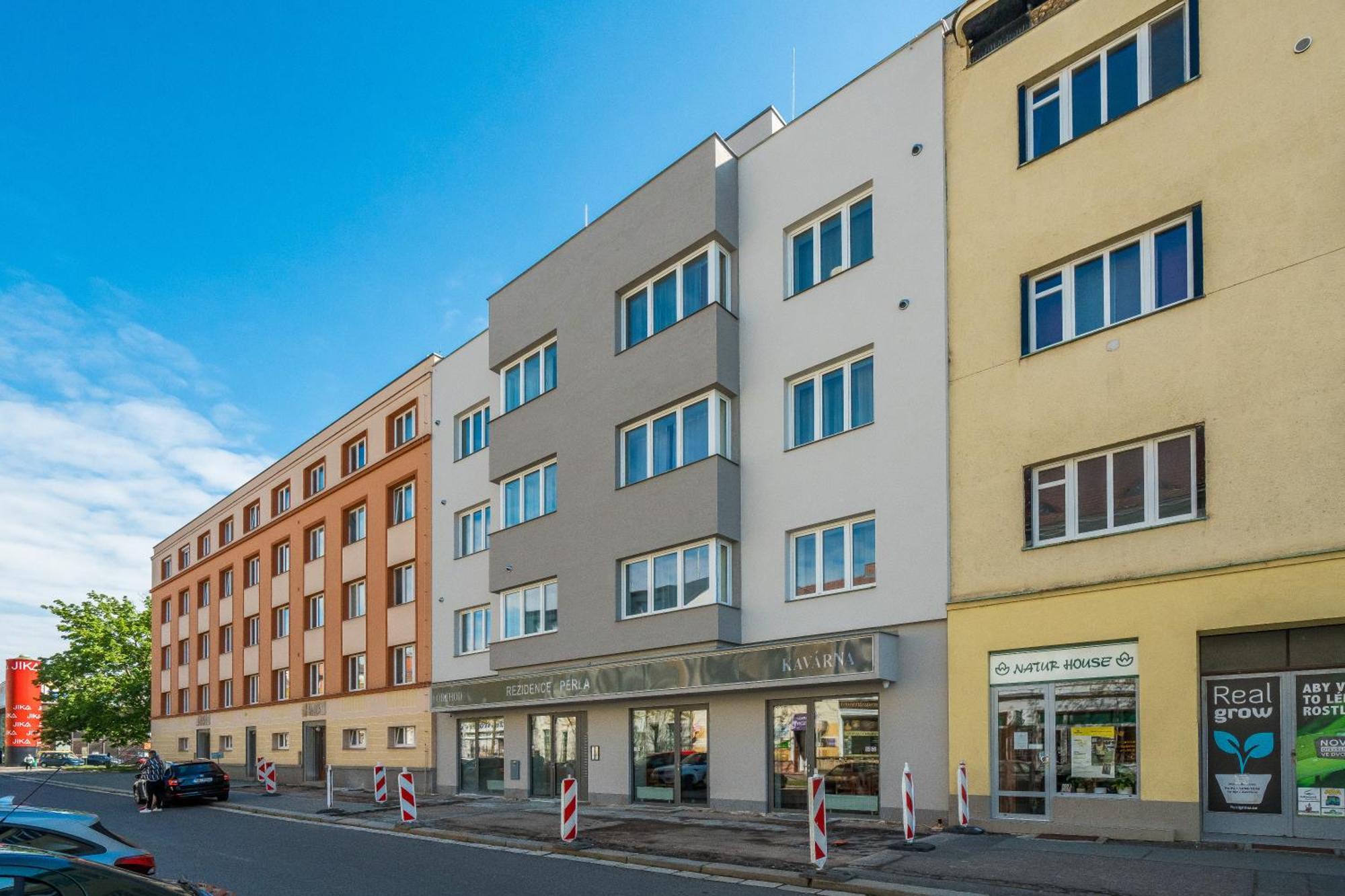 Perla Hradce 202 Appartement Hradec Králové Buitenkant foto