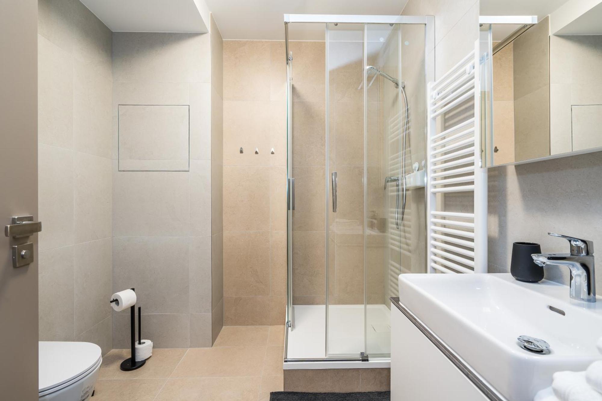 Perla Hradce 202 Appartement Hradec Králové Buitenkant foto